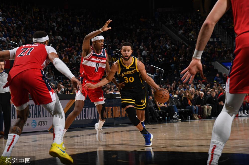 表现令人瞩 表现令人瞩